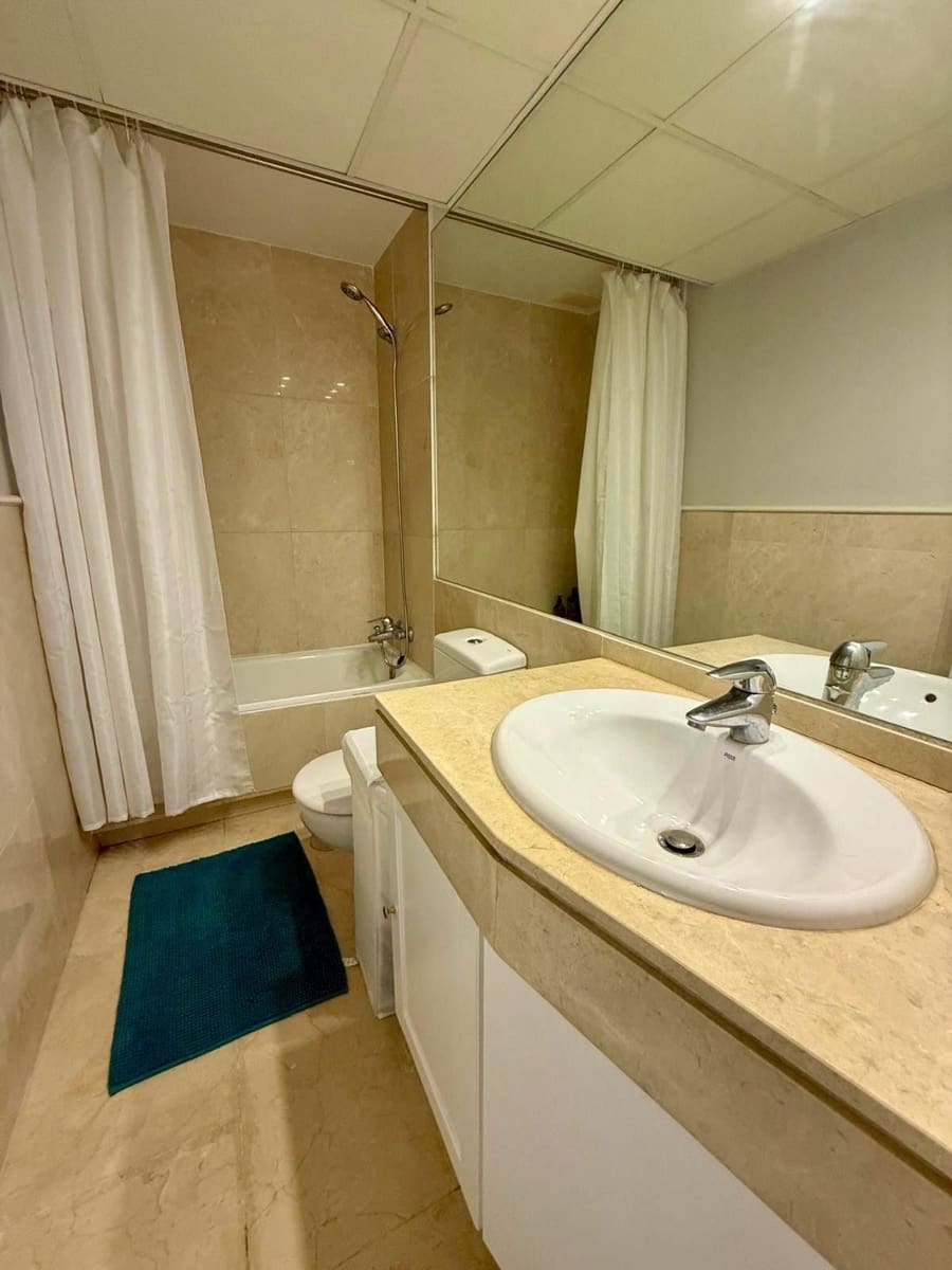 Apartamento de 4 habitaciones en Sotogrande en venta - 720.000 € (Ref: 9812119)