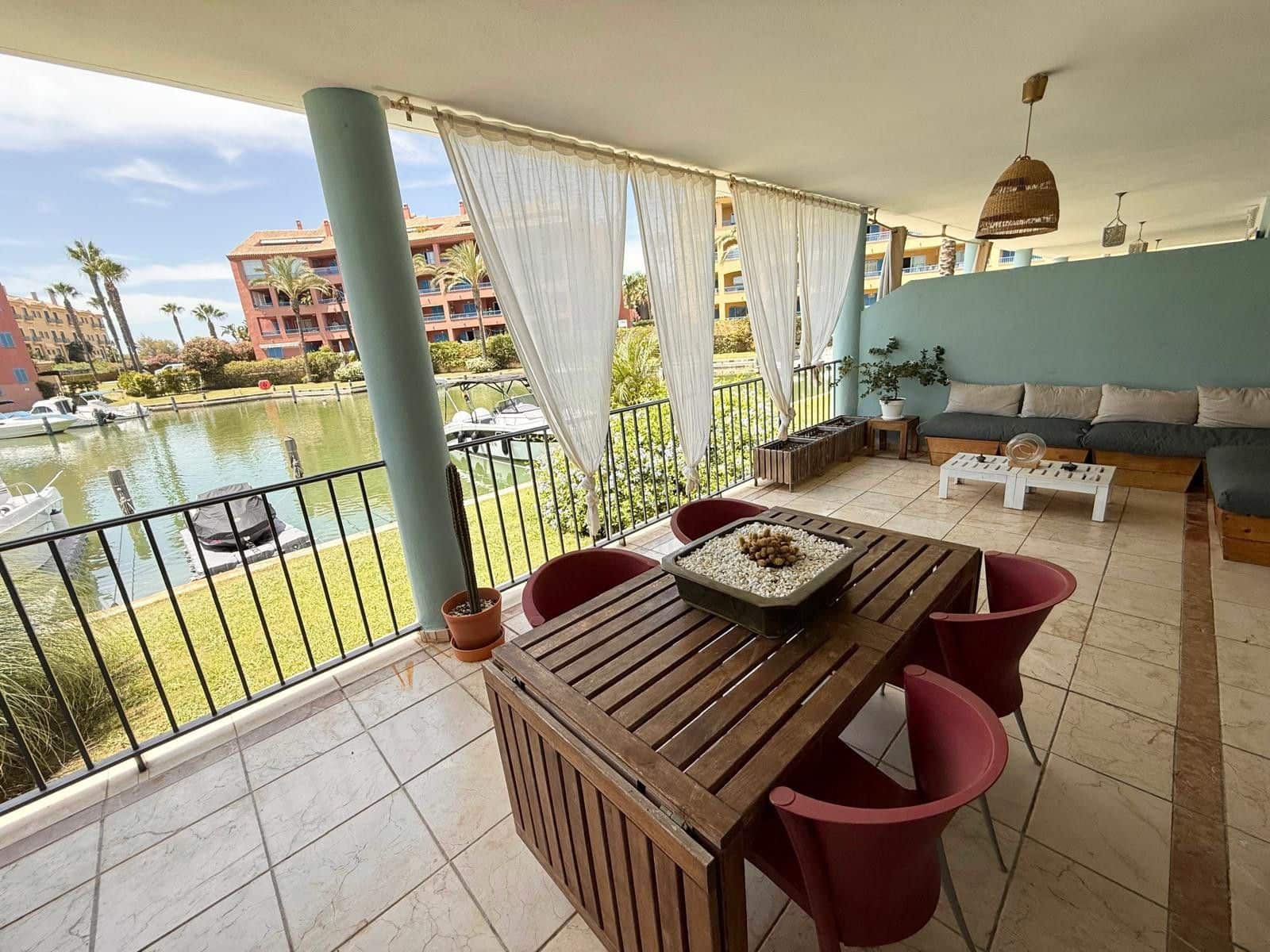 Apartamento de 4 habitaciones en Sotogrande en venta - 720.000 € (Ref: 9812119)