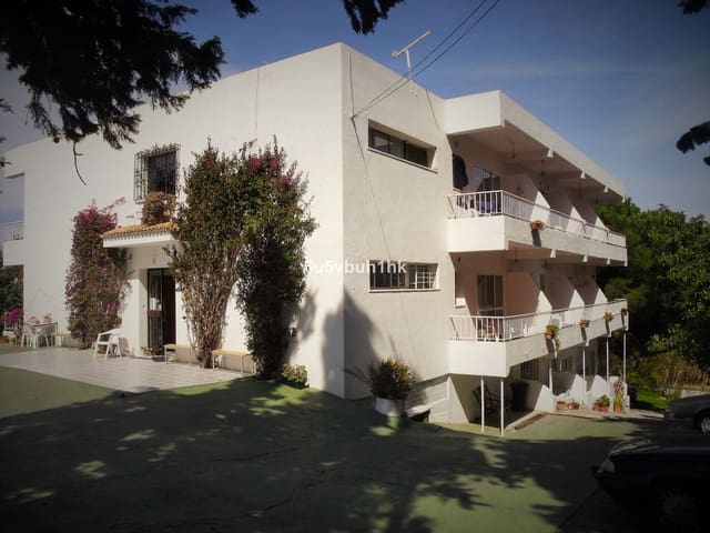 24 bedroom Townhouse for sale in Málaga city - € 1,790,000 (Ref: 9812123)