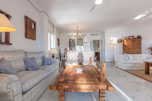 4 soveværelse Lejlighed til salg i Bahía de Marbella, Marbella - € 1.350.000 (Ref: 9812124)