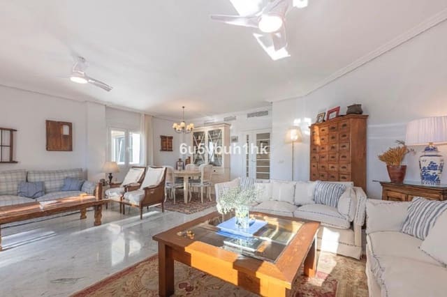 4 soveværelse Lejlighed til salg i Bahía de Marbella, Marbella - € 1.350.000 (Ref: 9812124)