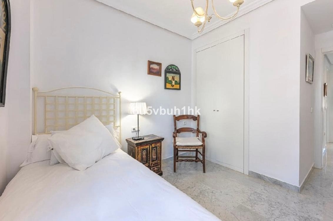 4 soveværelse Lejlighed til salg i Bahia de Marbella - € 1.350.000 (Ref: 9812124)
