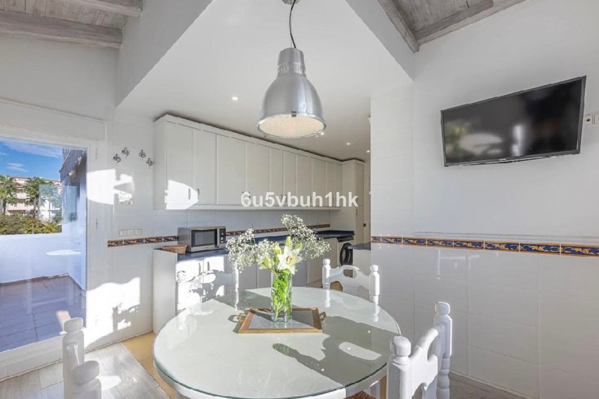 4 soveværelse Lejlighed til salg i Bahia de Marbella - € 1.350.000 (Ref: 9812124)