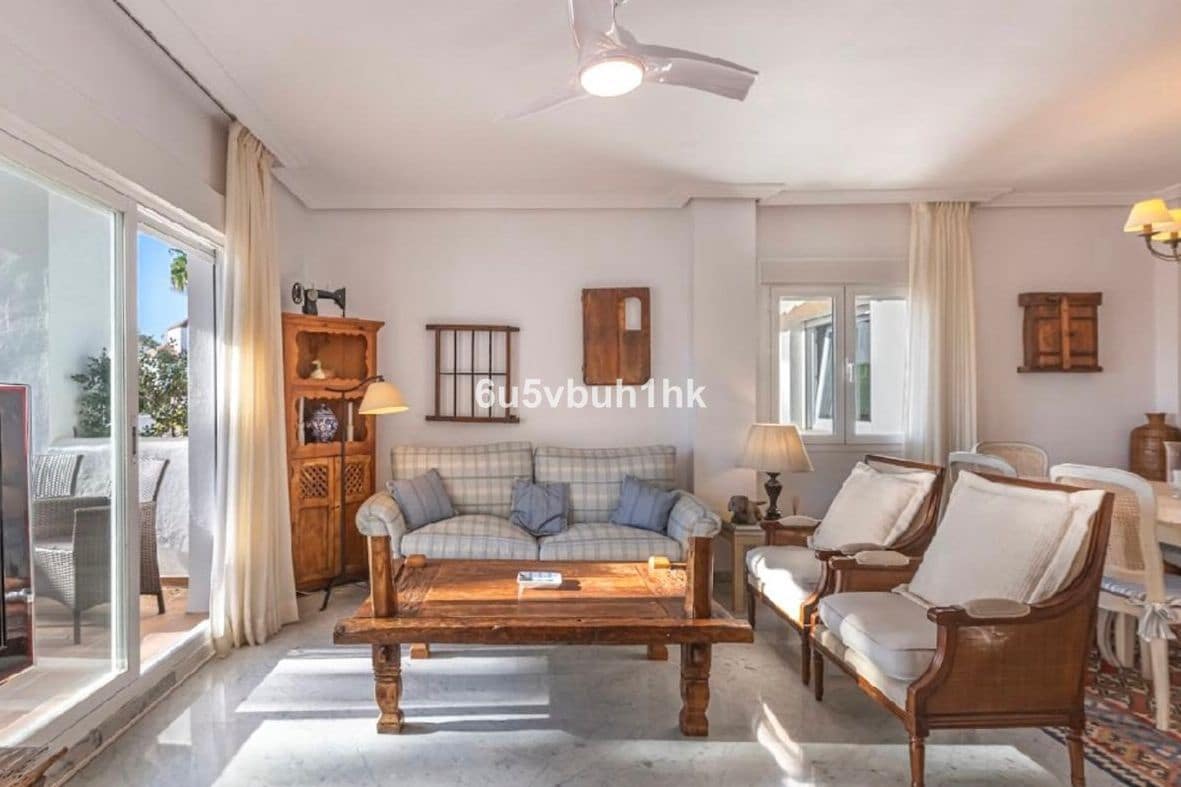 4 soveværelse Lejlighed til salg i Bahia de Marbella - € 1.350.000 (Ref: 9812124)
