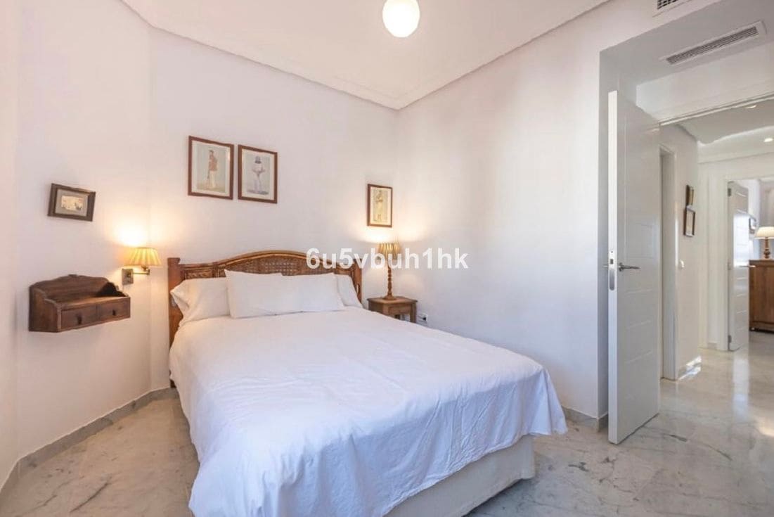 4 soveværelse Lejlighed til salg i Bahia de Marbella - € 1.350.000 (Ref: 9812124)