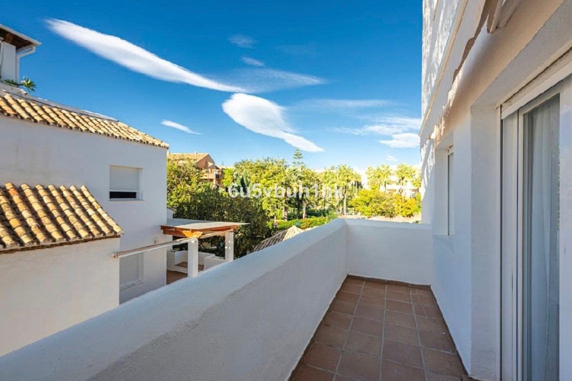 4 soveværelse Lejlighed til salg i Bahia de Marbella - € 1.350.000 (Ref: 9812124)