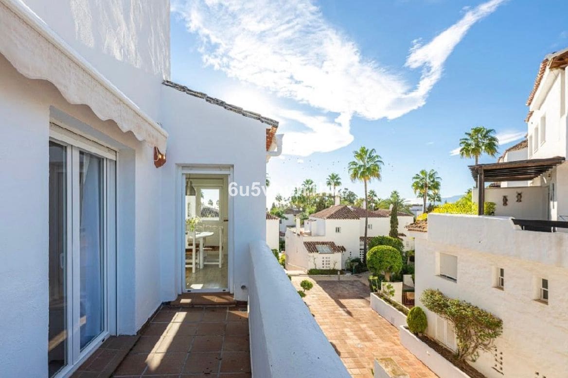 4 soveværelse Lejlighed til salg i Bahia de Marbella - € 1.350.000 (Ref: 9812124)