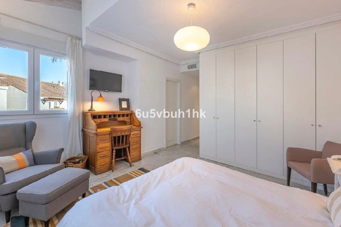 4 soveværelse Lejlighed til salg i Bahia de Marbella - € 1.350.000 (Ref: 9812124)