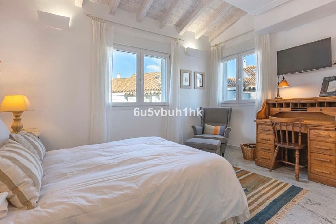 4 soveværelse Lejlighed til salg i Bahia de Marbella - € 1.350.000 (Ref: 9812124)