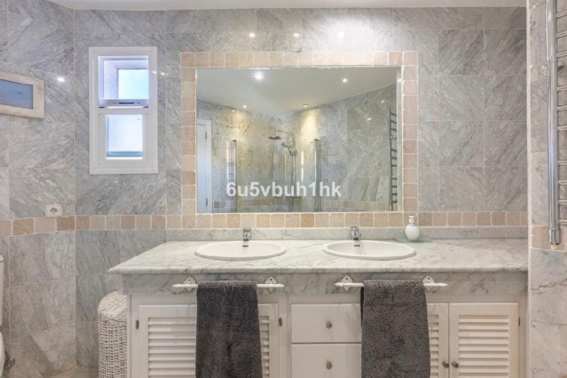 4 soveværelse Lejlighed til salg i Bahia de Marbella - € 1.350.000 (Ref: 9812124)