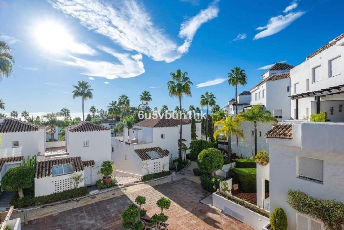 4 soveværelse Lejlighed til salg i Bahia de Marbella - € 1.350.000 (Ref: 9812124)