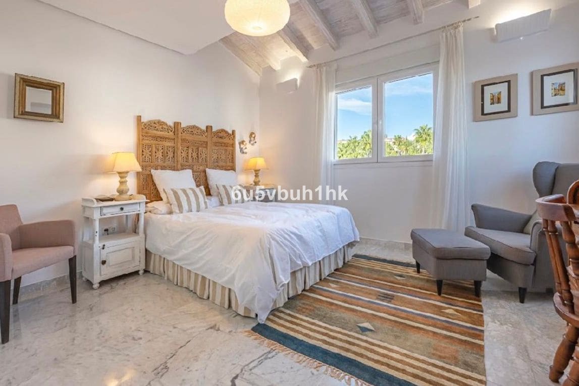 4 soveværelse Lejlighed til salg i Bahia de Marbella - € 1.350.000 (Ref: 9812124)