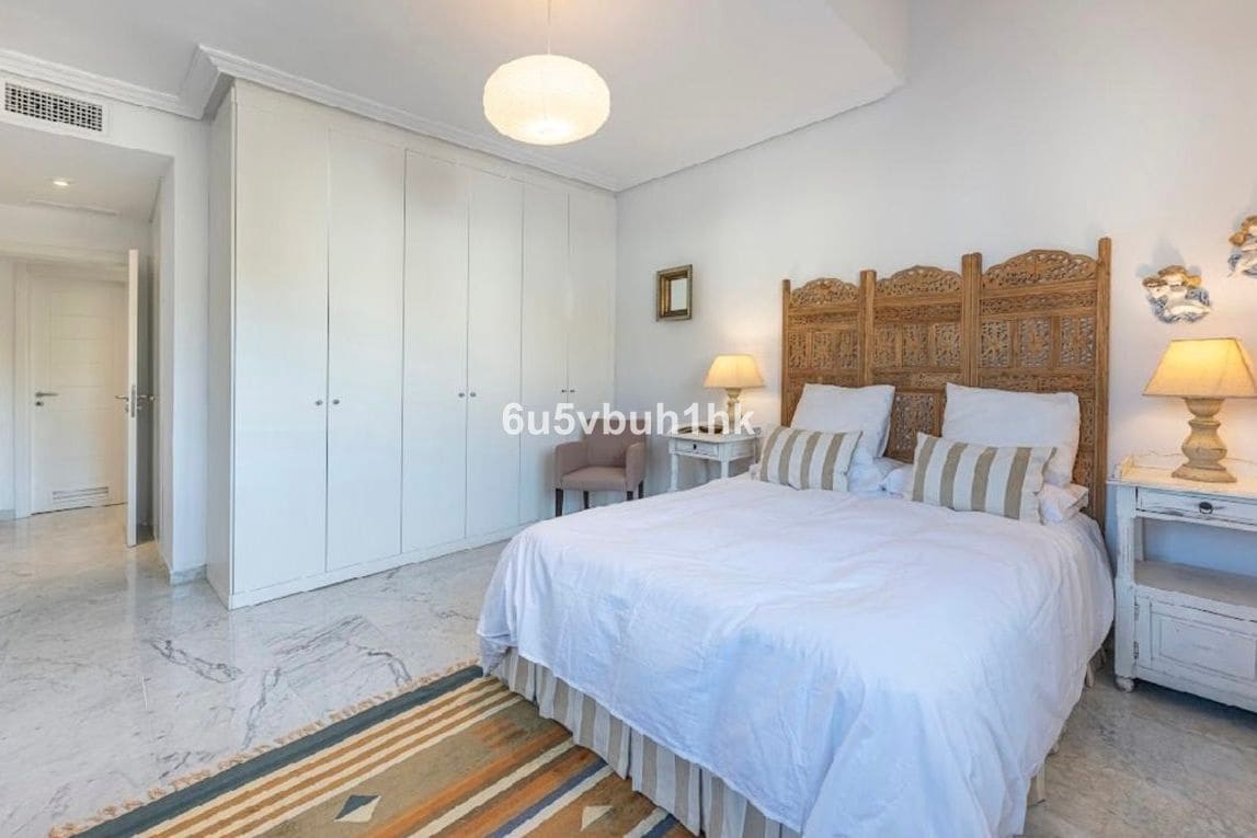 4 soveværelse Lejlighed til salg i Bahia de Marbella - € 1.350.000 (Ref: 9812124)