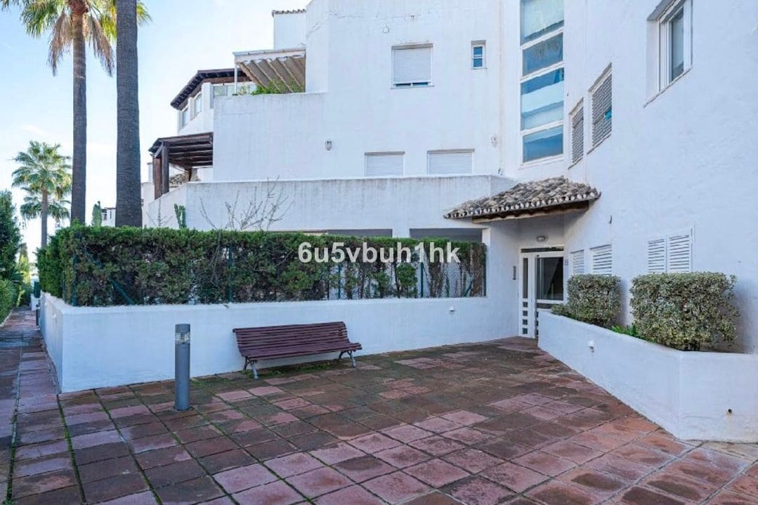 4 soveværelse Lejlighed til salg i Bahia de Marbella - € 1.350.000 (Ref: 9812124)
