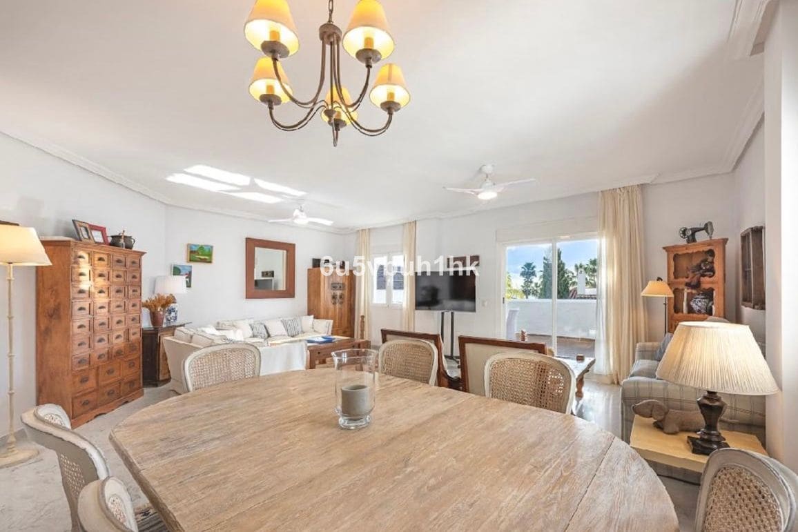 4 soveværelse Lejlighed til salg i Bahia de Marbella - € 1.350.000 (Ref: 9812124)