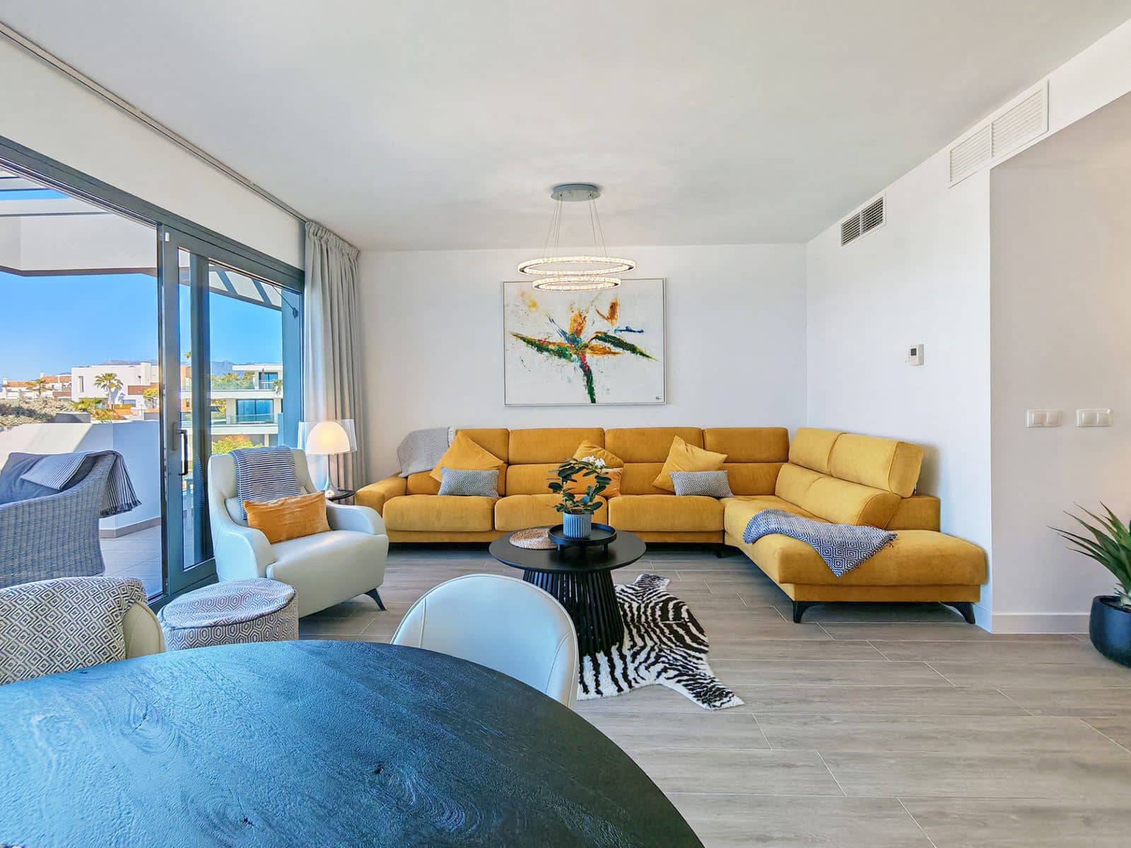 3 bedroom Penthouse for sale in Cabopino - € 1,050,000 (Ref: 9812127)