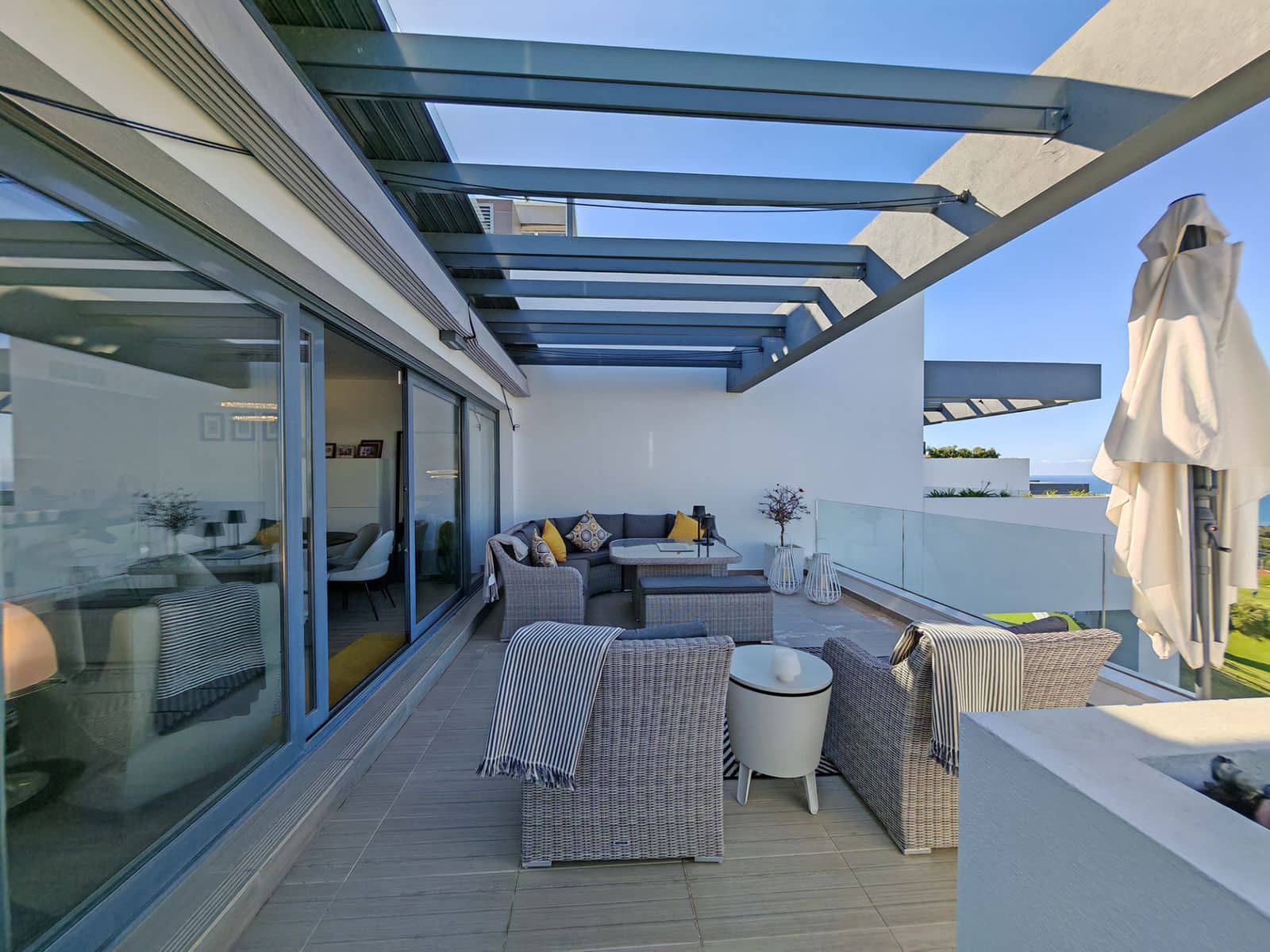 3 bedroom Penthouse for sale in Cabopino - € 1,050,000 (Ref: 9812127)