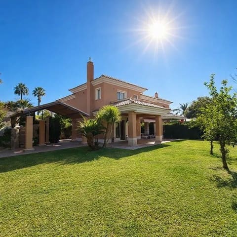 3 bedroom Townhouse for sale in Marbella - € 1,100,000 (Ref: 9812131)