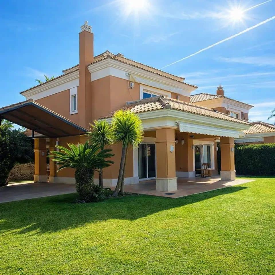 3 bedroom Townhouse for sale in Marbella - € 1,100,000 (Ref: 9812131)