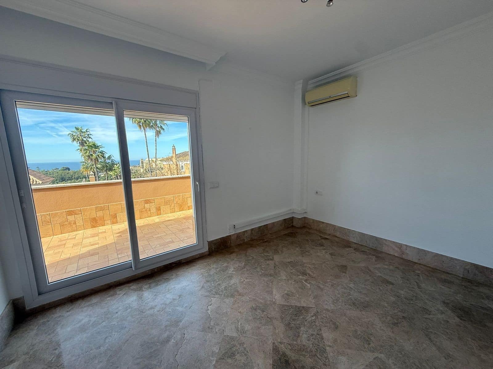 3 bedroom Townhouse for sale in Marbella - € 1,100,000 (Ref: 9812131)