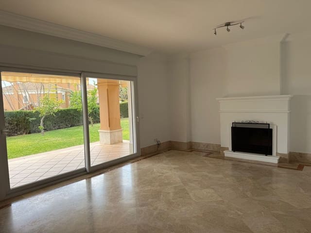 3 bedroom Townhouse for sale in Marbella - € 1,100,000 (Ref: 9812131)