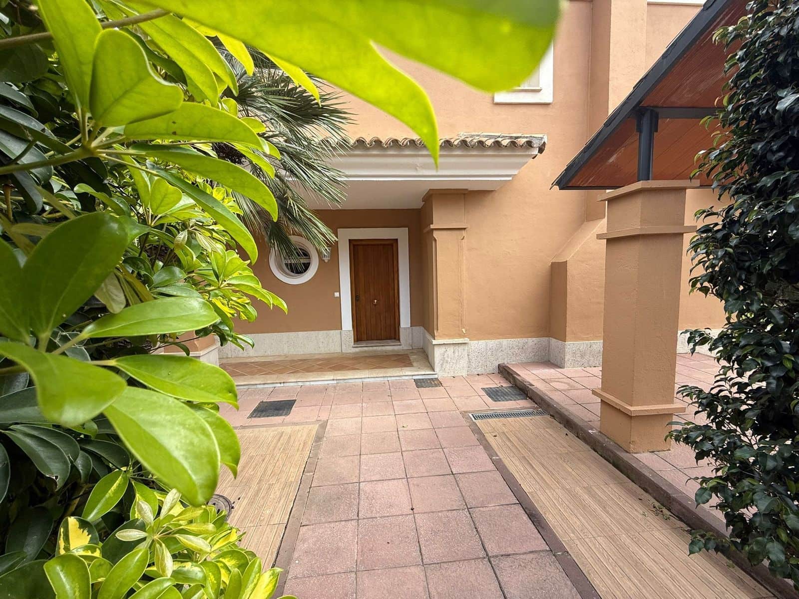 3 bedroom Townhouse for sale in Marbella - € 1,100,000 (Ref: 9812131)