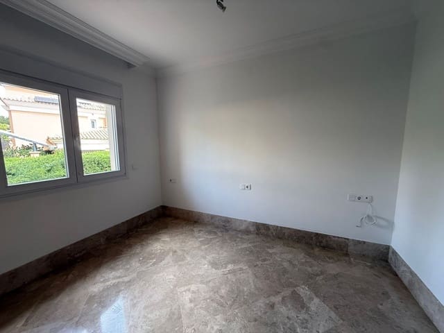 3 bedroom Townhouse for sale in Marbella - € 1,100,000 (Ref: 9812131)