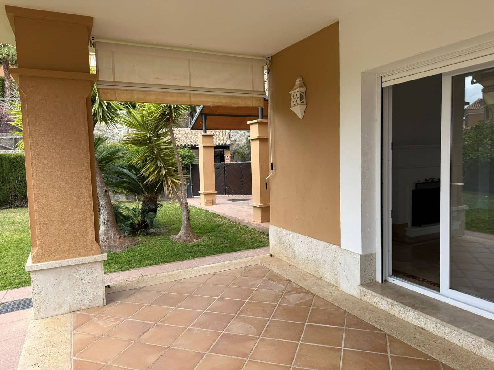 3 bedroom Townhouse for sale in Marbella - € 1,100,000 (Ref: 9812131)