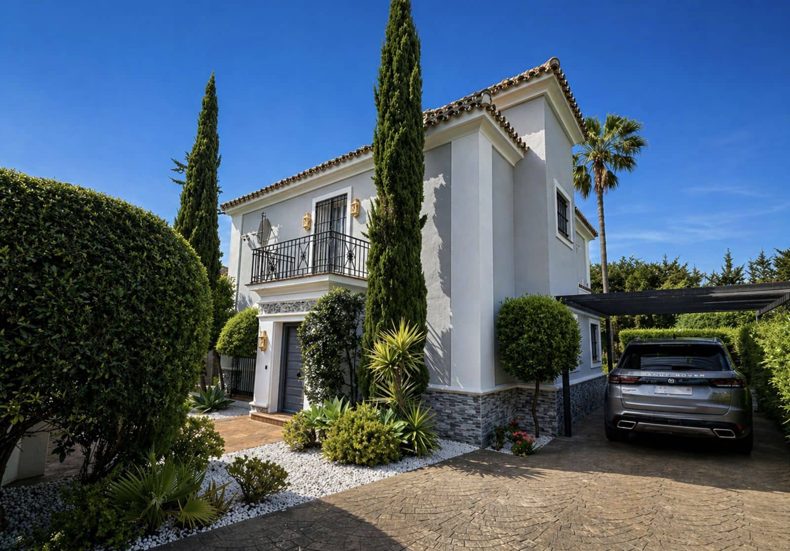 4 slaapkamer Villa te koop in La Duquesa / Puerto de la Duquesa - € 895.000 (Ref: 9812132)