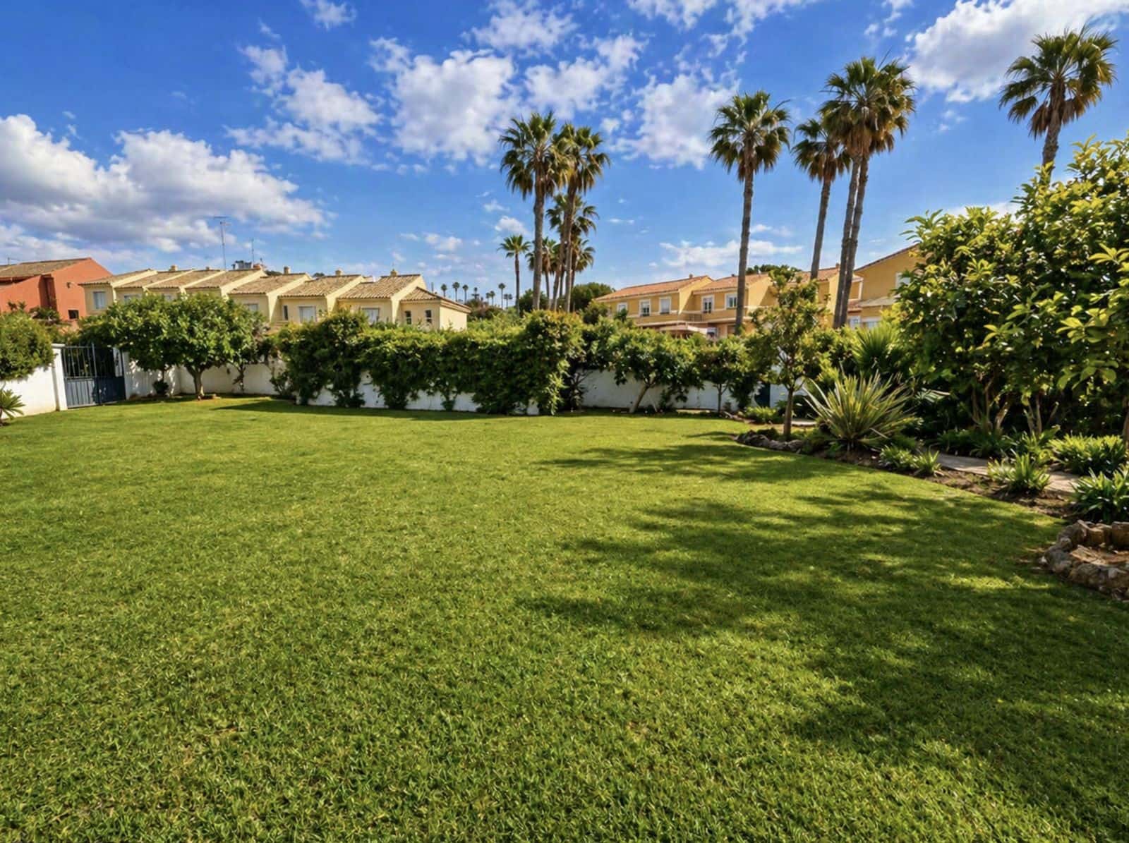 4 slaapkamer Villa te koop in La Duquesa / Puerto de la Duquesa - € 895.000 (Ref: 9812132)