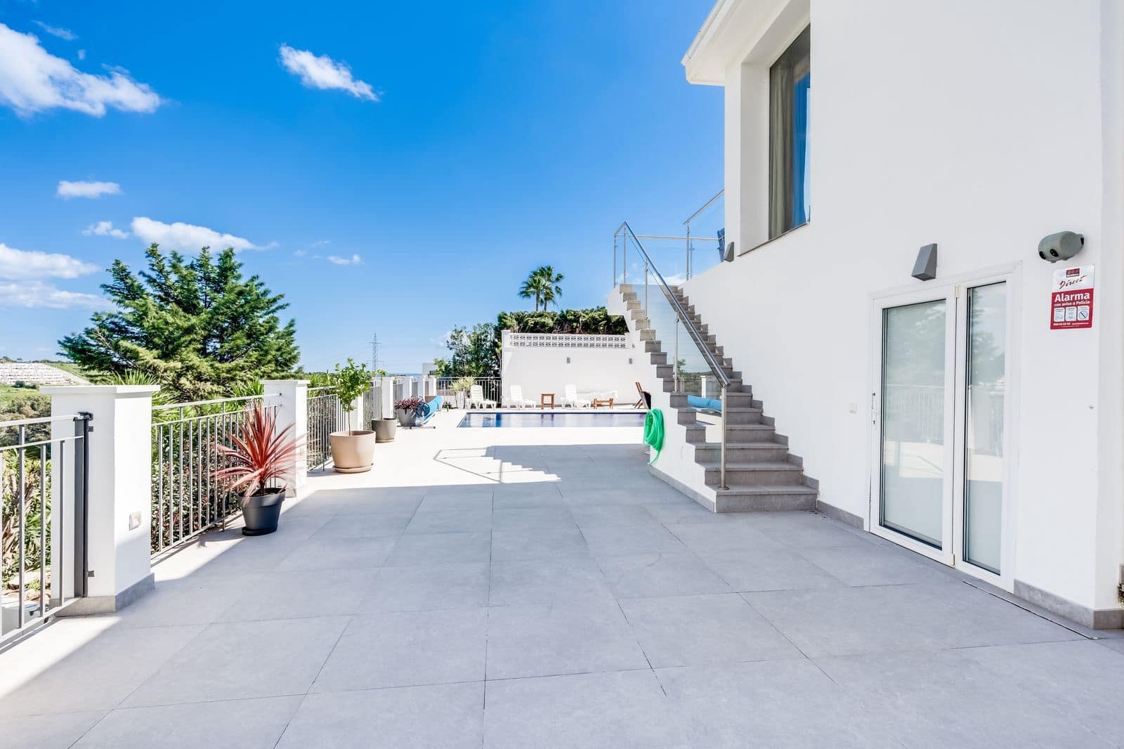 Chalet de 4 habitaciones en Estepona en venta - 1.150.000 € (Ref: 9812136)