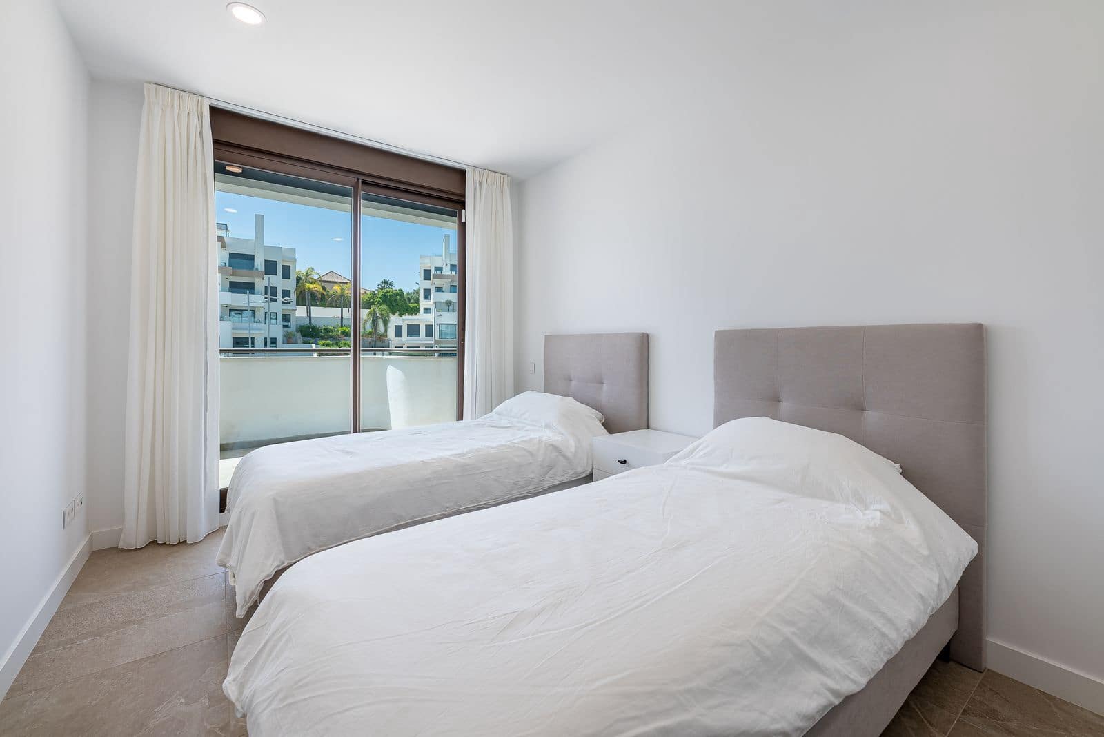 3 sovrum Lägenhet till salu i Estepona - 659 000 € (Ref: 9812140)