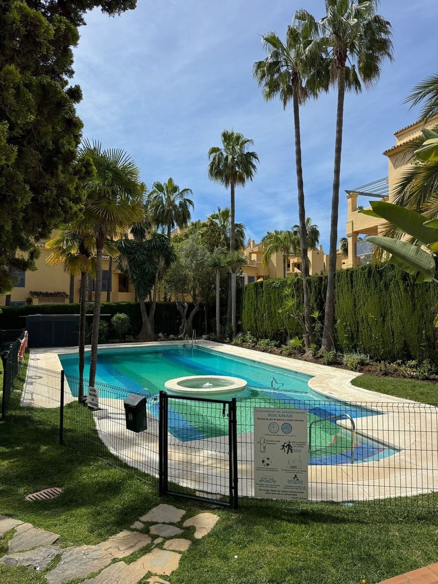2 sypialnia Penthouse na sprzedaż w Marbella - 390 000 € (Ref: 9812144)