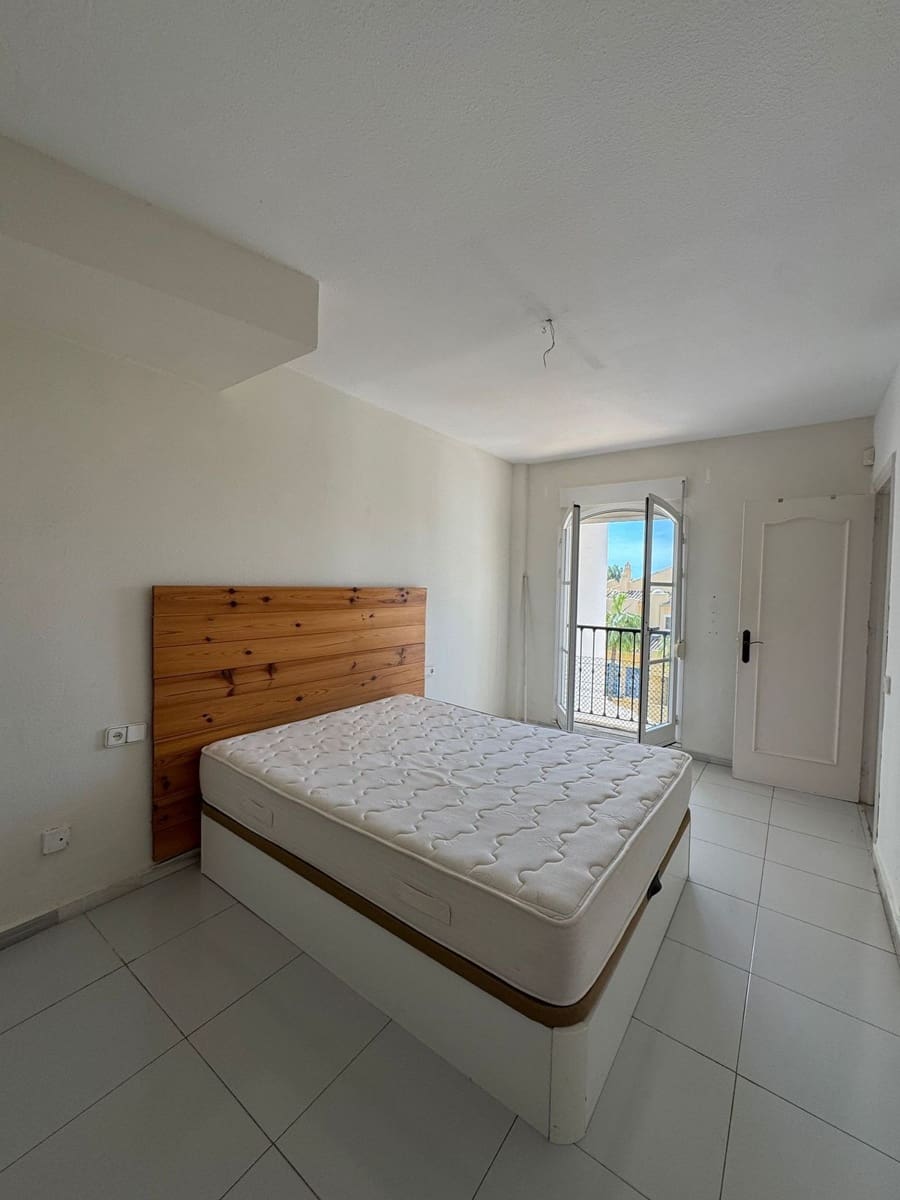 2 sypialnia Penthouse na sprzedaż w Marbella - 390 000 € (Ref: 9812144)