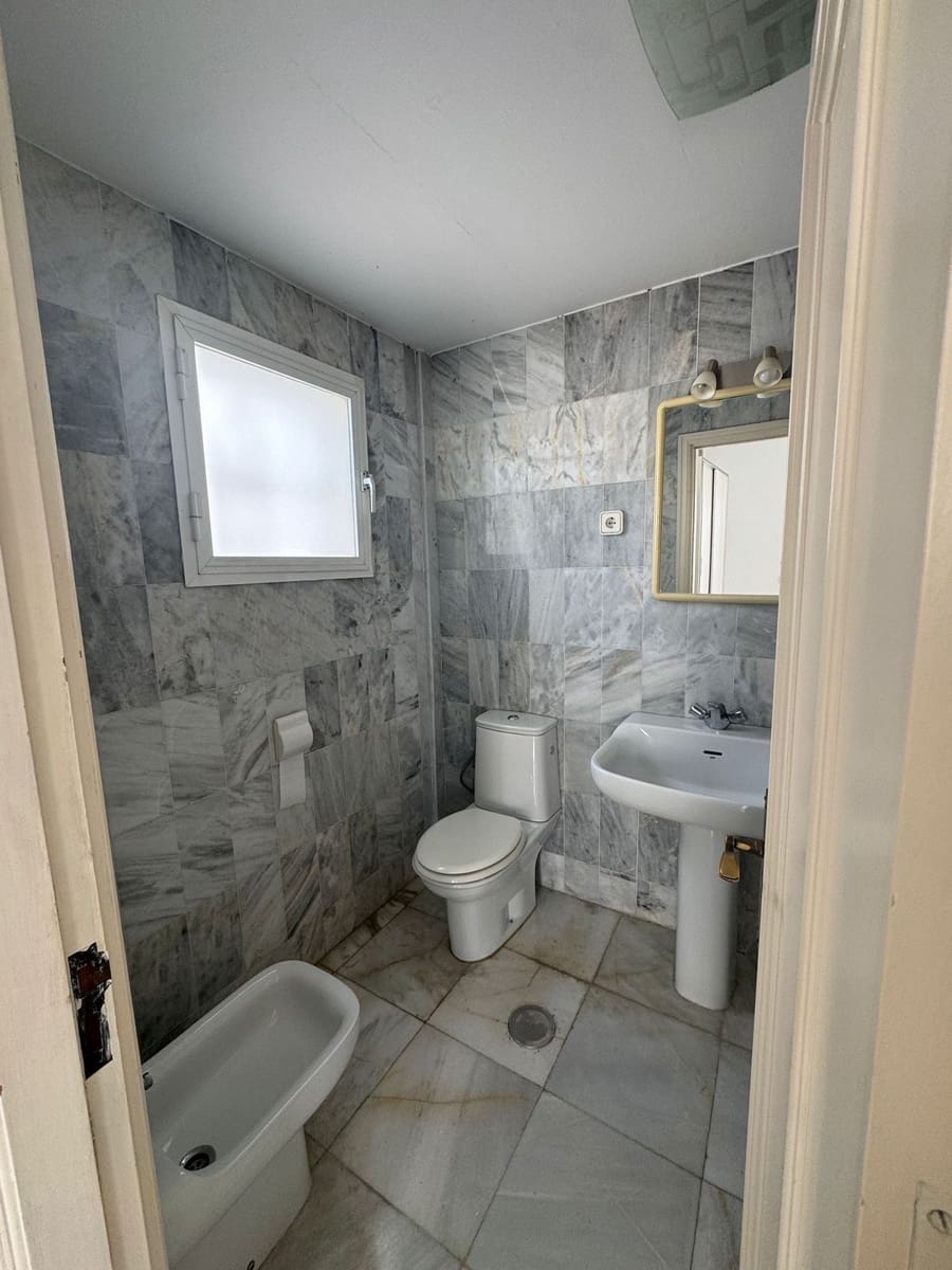 2 sypialnia Penthouse na sprzedaż w Marbella - 390 000 € (Ref: 9812144)