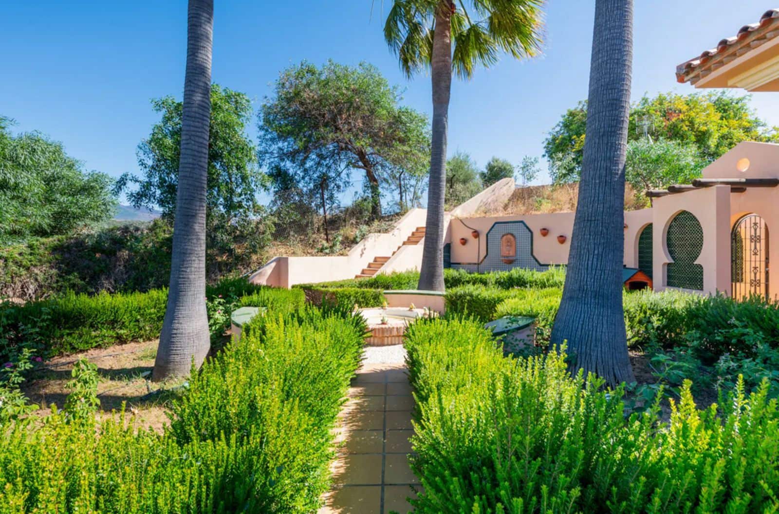 Chalet de 6 habitaciones en Estepona en venta - 2.750.000 € (Ref: 9812147)