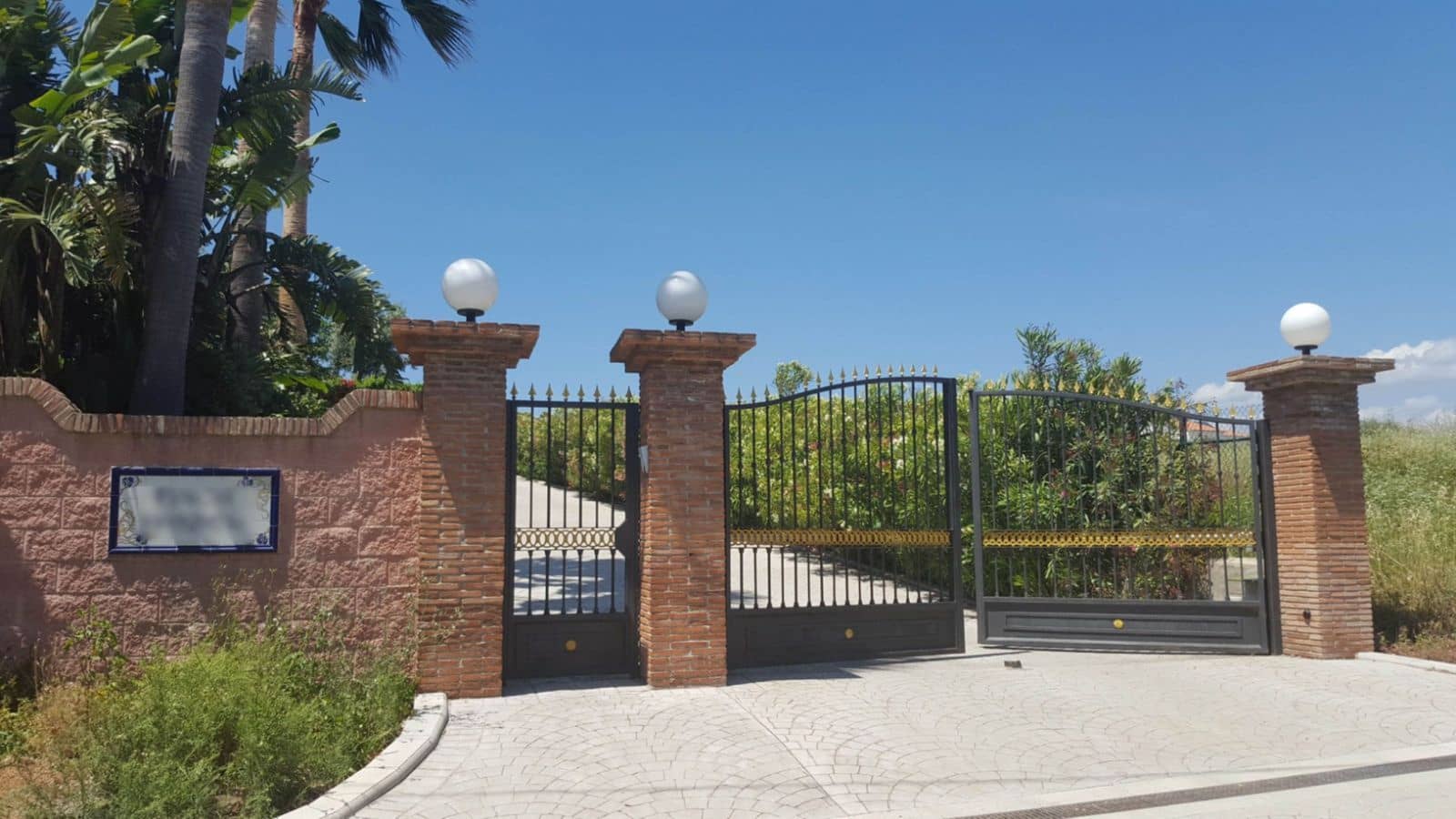 Chalet de 6 habitaciones en Estepona en venta - 2.750.000 € (Ref: 9812147)