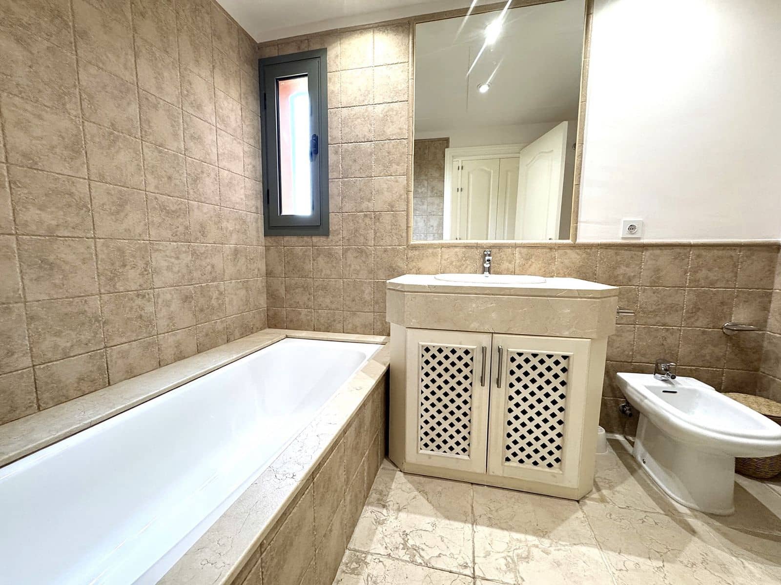 3 slaapkamer Appartement te koop in Los Flamingos - € 895.000 (Ref: 9812149)