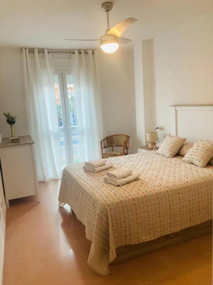 2 slaapkamer Appartement te koop in Manilva - € 328.000 (Ref: 9812150)