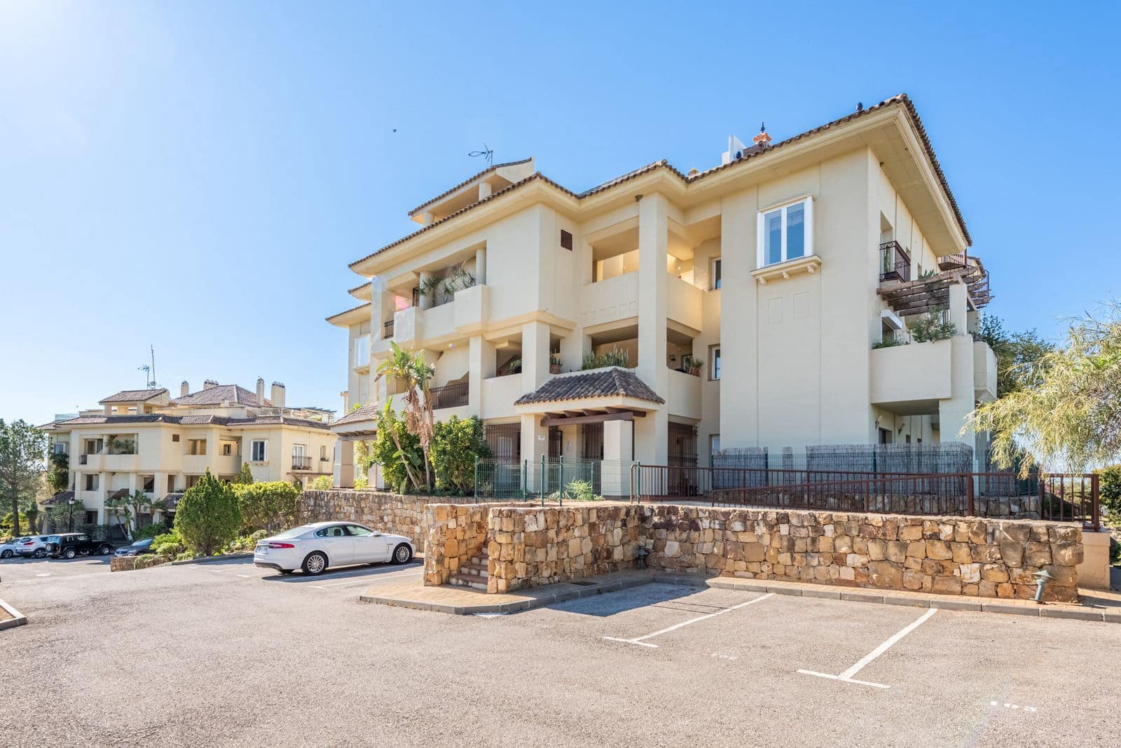 3 makuuhuone Huoneisto myytävänä paikassa New Golden Mile - 449 000 € (Ref: 9812155)