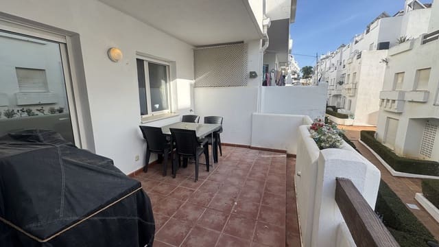 4 bedroom Apartment for sale in Estepona - € 314,500 (Ref: 9812156)