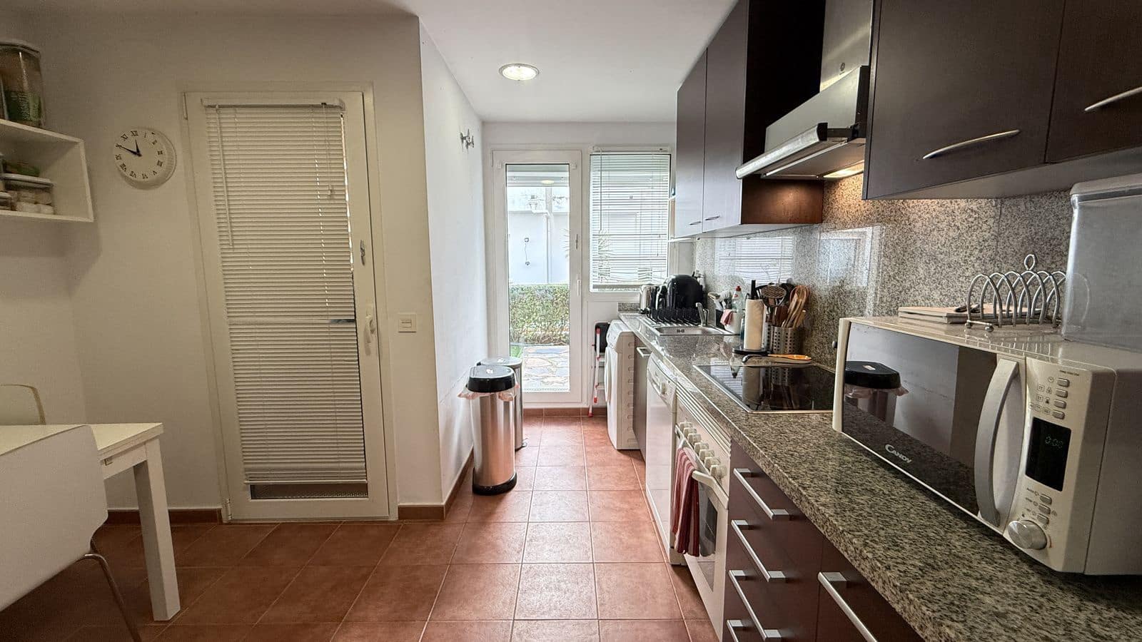 4 bedroom Apartment for sale in Estepona - € 314,500 (Ref: 9812156)
