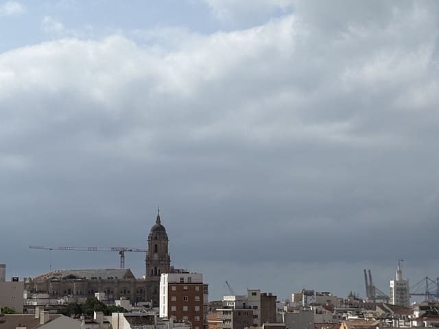 4 sypialnia Apartament na sprzedaż w Centro, Miasto Málaga - 320 000 € (Ref: 9812158)