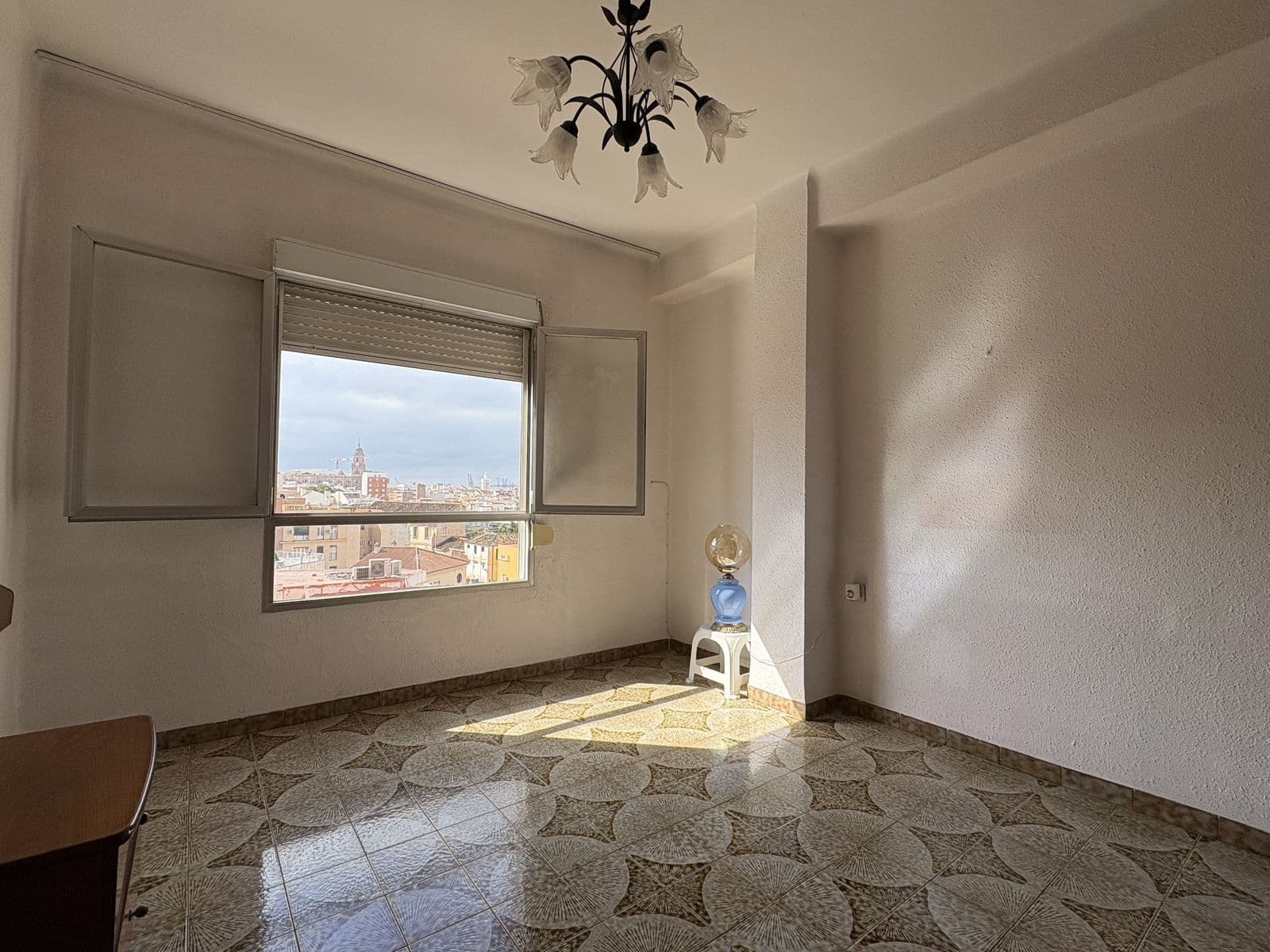4 sypialnia Apartament na sprzedaż w Miasto Malaga - 320 000 € (Ref: 9812158)