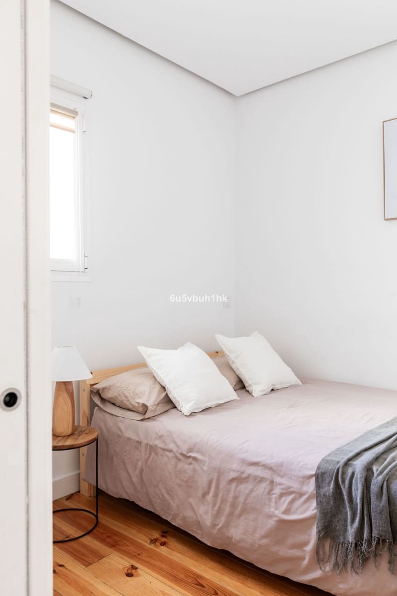 2 bedroom Apartment for sale in Malaga city - € 345,000 (Ref: 9812160)