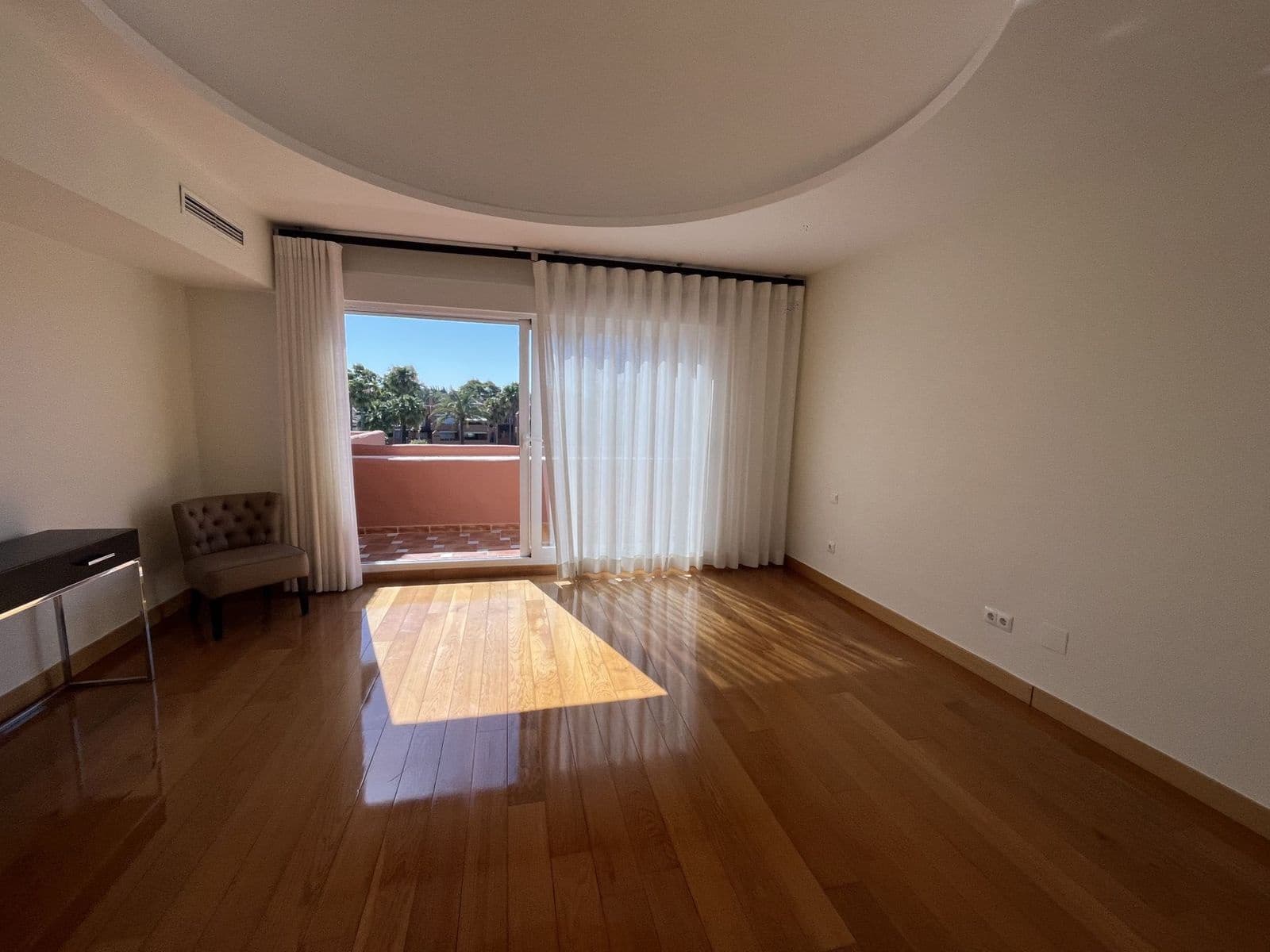 3 bedroom Apartment for sale in Atalaya-Isdabe - € 950,000 (Ref: 9812163)