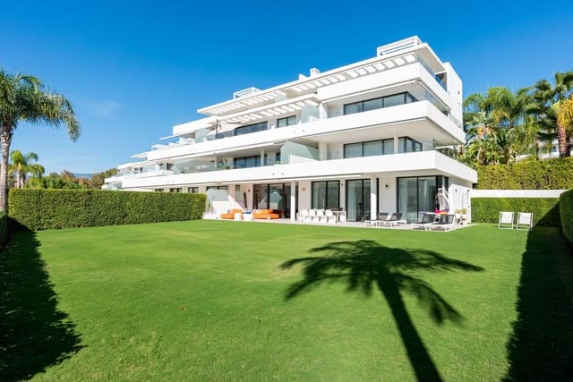 Apartamento de 3 habitaciones en Estepona en venta - 985.000 € (Ref: 9812170)