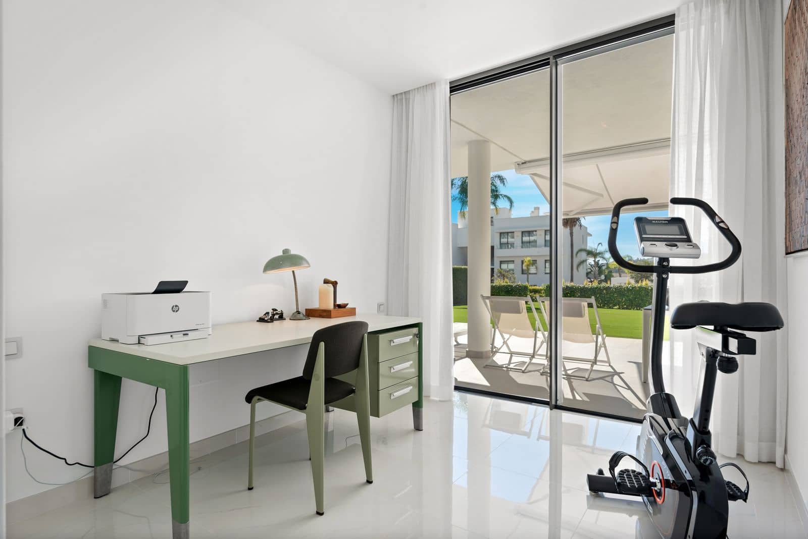 Apartamento de 3 habitaciones en Estepona en venta - 985.000 € (Ref: 9812170)