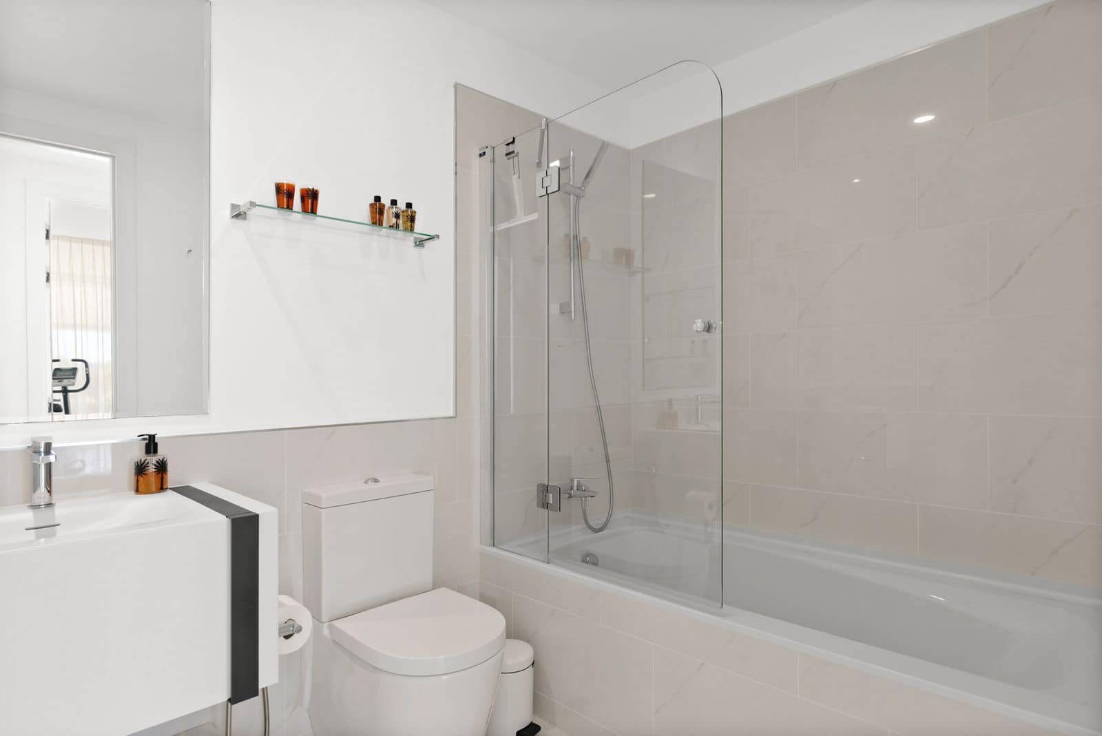 Apartamento de 3 habitaciones en Estepona en venta - 985.000 € (Ref: 9812170)
