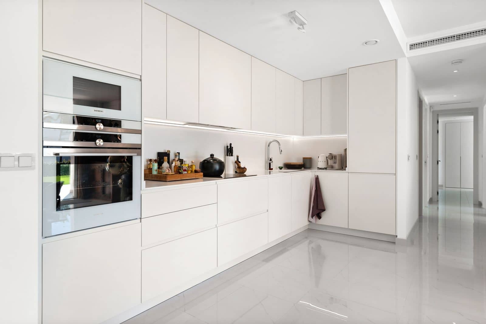 Apartamento de 3 habitaciones en Estepona en venta - 985.000 € (Ref: 9812170)